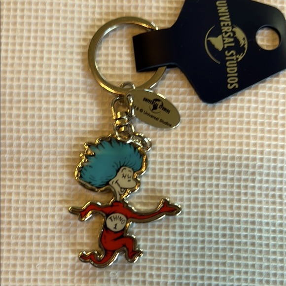 Universal Studios Thing 2 keychain - Picture 1 of 8